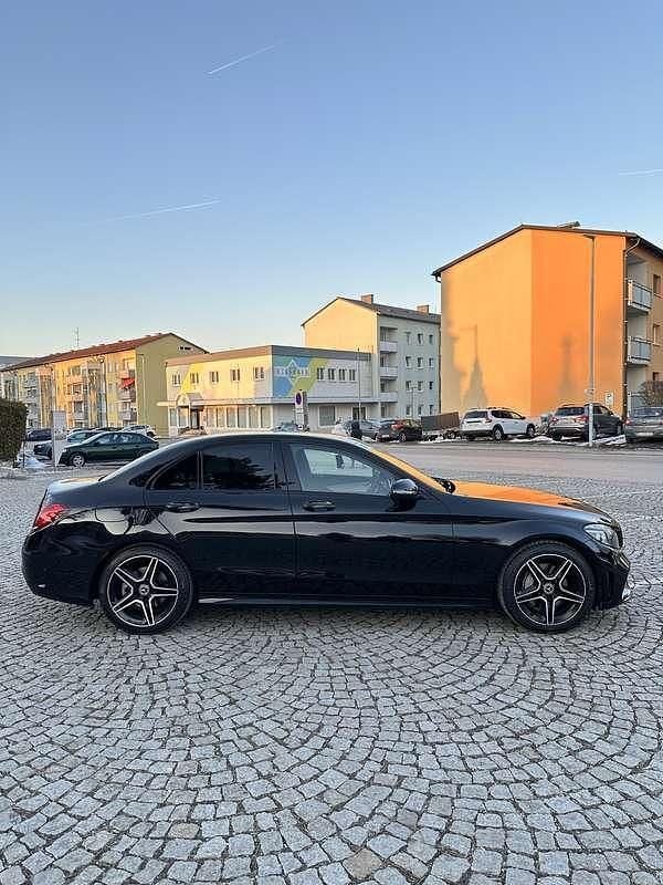 Gebraucht Mercedes C200 160 PS (117 kW) 2019 Schwarz Limousine