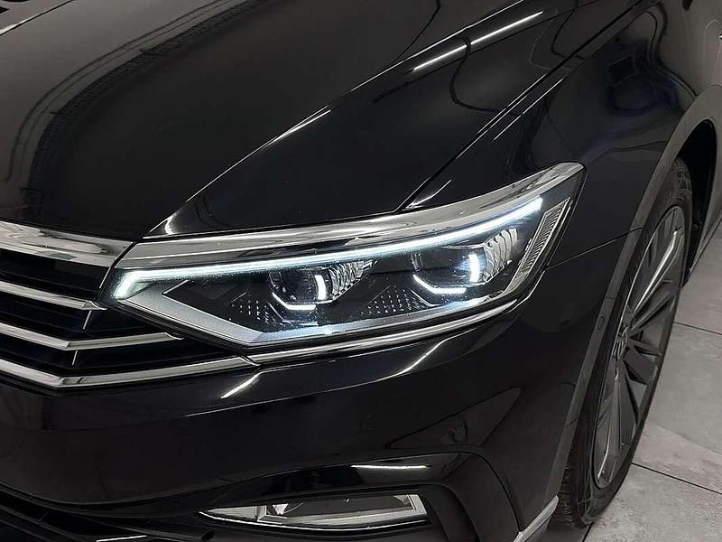 Gebraucht VW Passat Elegance 150 PS (110 kW) 2023 Schwarz Kombi