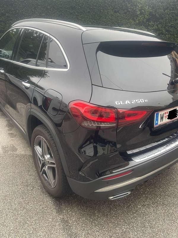 Gebraucht Mercedes GLA250 160 PS (117 kW) 2022 SUV