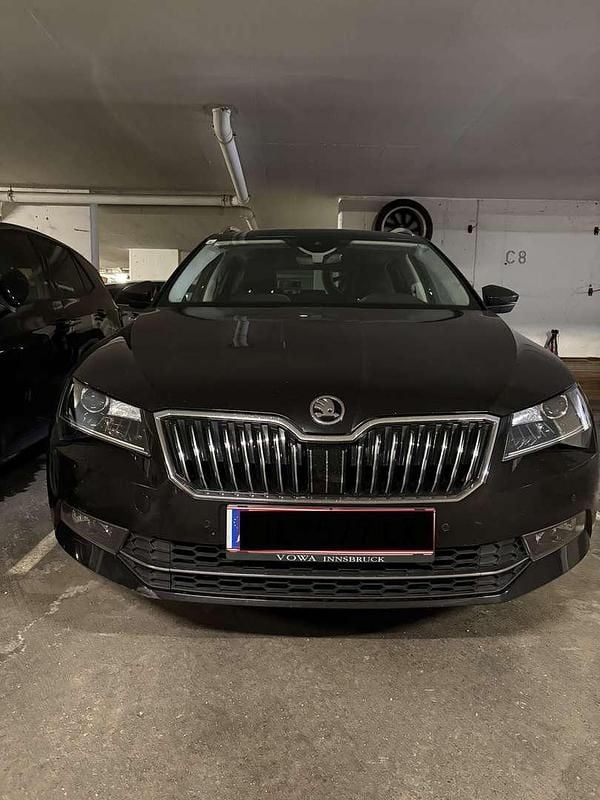 Gebraucht Skoda Superb Style 190 PS (139 kW) 2018 Schwarz Kombi