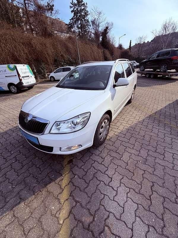 Gebraucht Skoda Octavia Ambition 105 PS (77 kW) 2013 Kombi