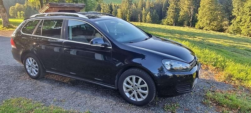 Gebraucht VW Golf VII Comfortline 105 PS (77 kW) 2013 Schwarz Kombi
