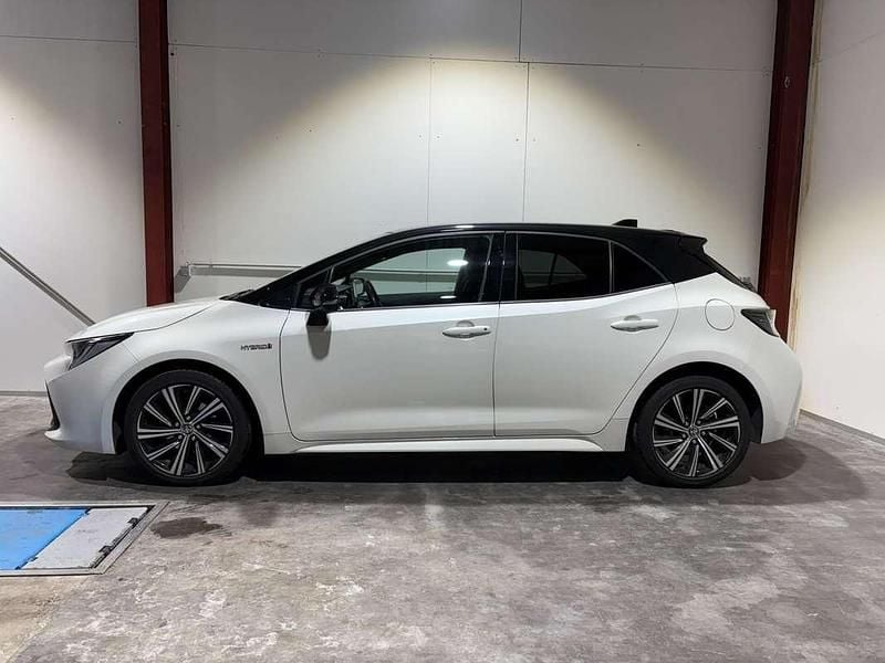 Gebraucht Toyota Corolla Design 122 PS (89 kW) 2021 Weiß Limousine