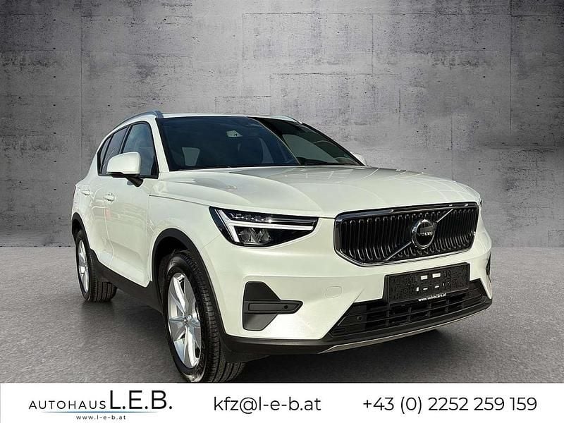 Gebraucht Volvo XC40 Core 163 PS (119 kW) 2025 Weiß SUV