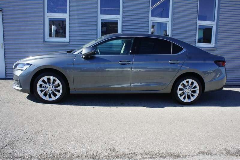 Gebraucht Skoda Superb Selection 150 PS (110 kW) 2025 Mittelgrau  metallic