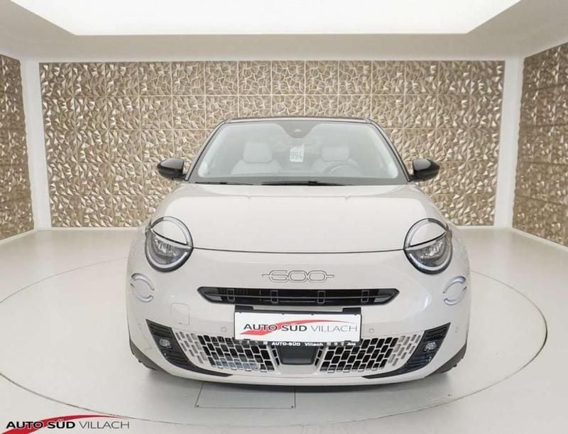 Neu Fiat 600 La Prima 136 PS (100 kW) 2025 Schwarz Limousine