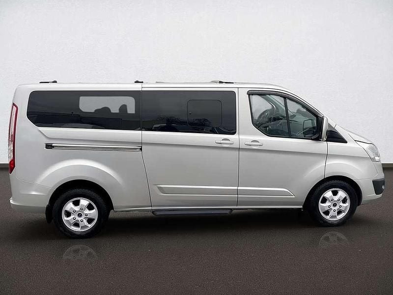 Gebraucht Ford Tourneo Custom Titanium 170 PS (125 kW) 2017 Silber Van