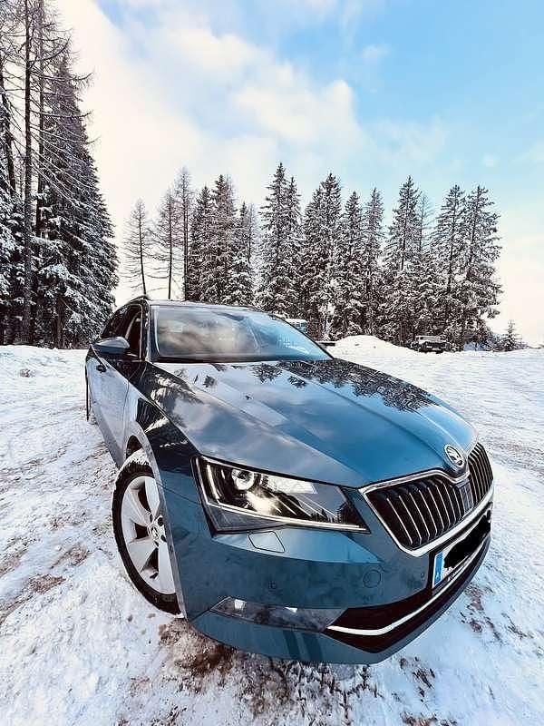 Gebraucht Skoda Superb Style 150 PS (110 kW) 2015 Grau Kombi