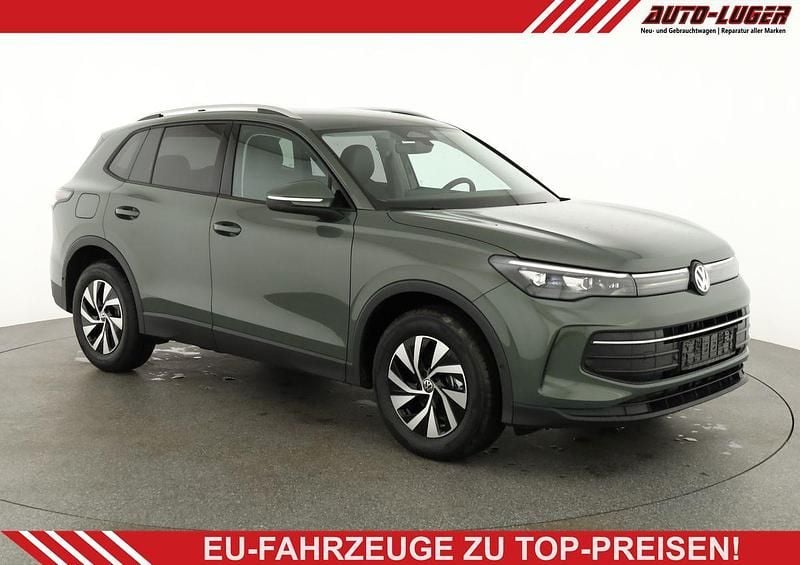 Neu VW Tiguan Life 150 PS (110 kW) 2025 Cipressino grün metallic SUV