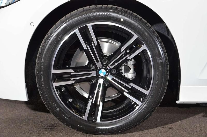 Gebraucht BMW 318 Efficient Dynamics 150 PS (110 kW) 2024 Alpinweiß Kombi