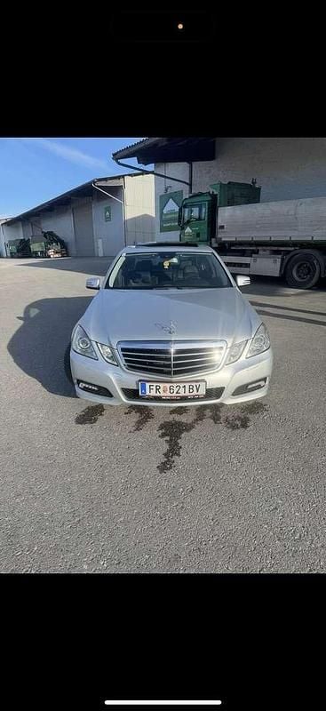 Gebraucht 2010 Mercedes E350 Avantgarde Limousine | € 12.500 (Teuer) - Bild 1/4