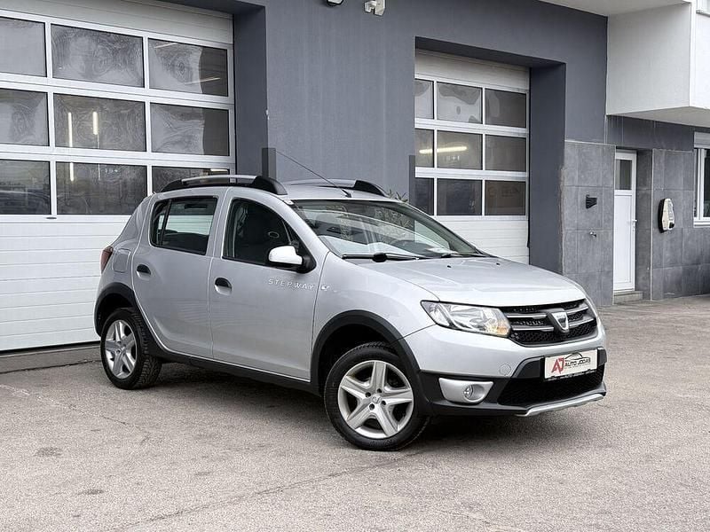 Gebraucht Dacia Sandero Stepway 90 PS (66 kW) 2014 Grau Limousine