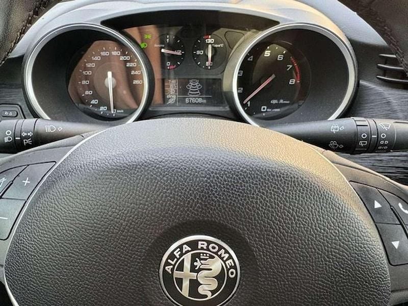 Weiß Gebraucht 2018 Alfa Romeo Giulietta Super Kleinwagen | € 14.800 (Etwas zu teuer) - Bild 1/4