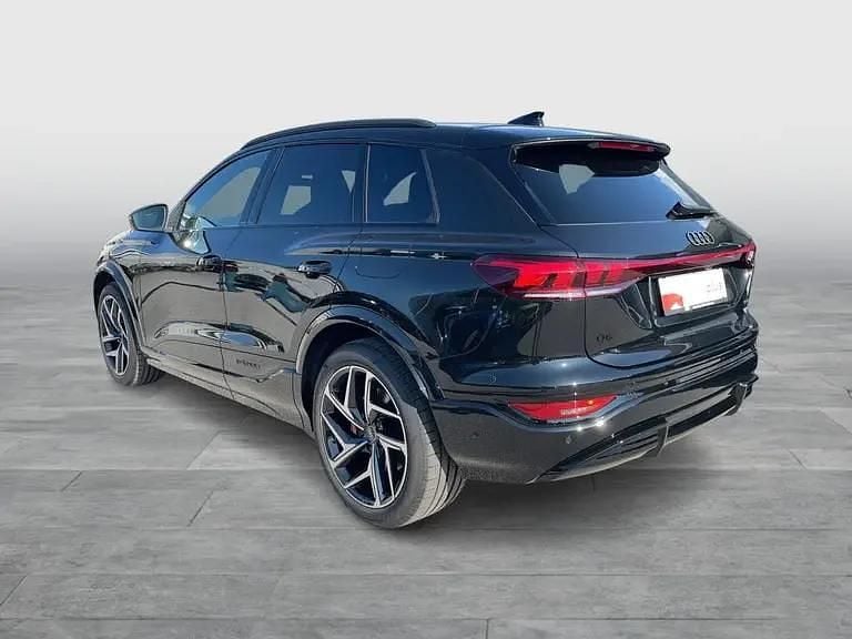 Gebraucht Audi Q6 e-tron Ambiente 284 kW (387 PS) 2025 Schwarz  metallicperleffektno SUV
