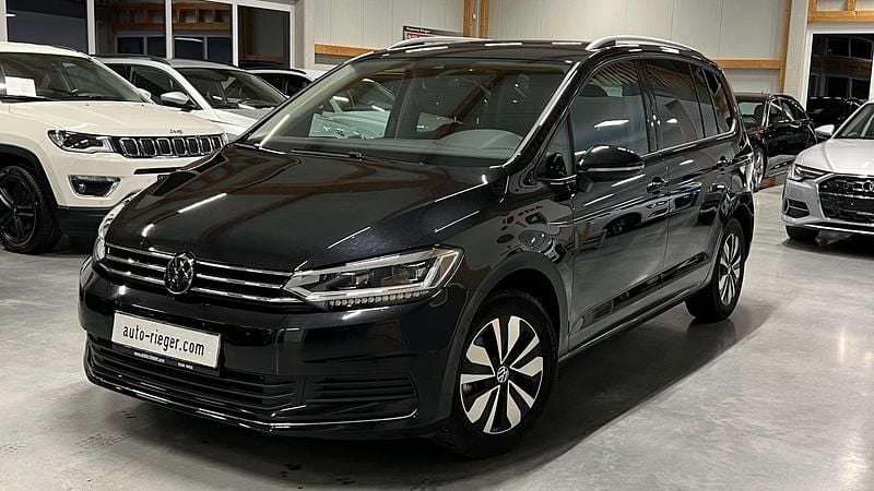 Gebraucht VW Touran Comfortline 150 PS (110 kW) 2025 Schwarz Van / Kleinbus