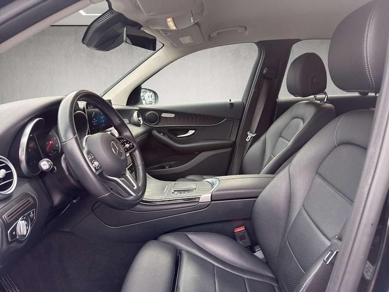 Gebraucht Mercedes GLC300e 194 PS (142 kW) 2021 Schwarz SUV