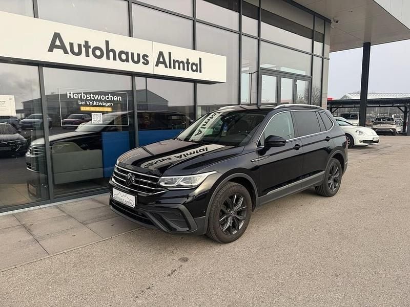 Schwarz metallicperleffektno Gebraucht 2024 VW Tiguan Allspace Life SUV | € 36.900 (Fairer Preis) - Bild 1/4