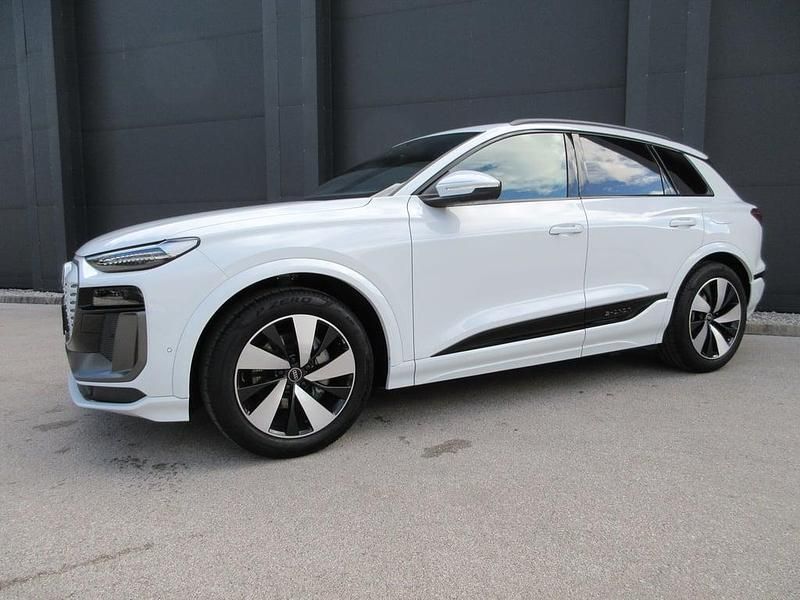 Gebraucht Audi Q6 e-tron 119 kW (163 PS) 2025 Weiss  metallic SUV