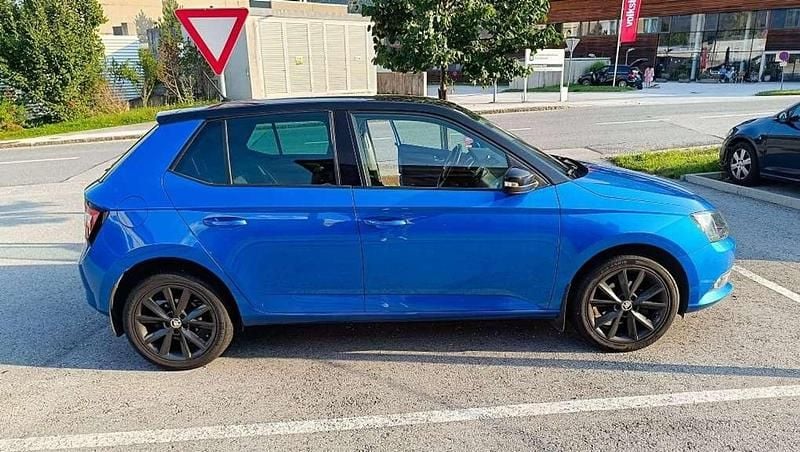 Blau Gebraucht 2015 Skoda Fabia Style Kleinwagen | € 7.150 (Guter Preis) - Bild 1/4