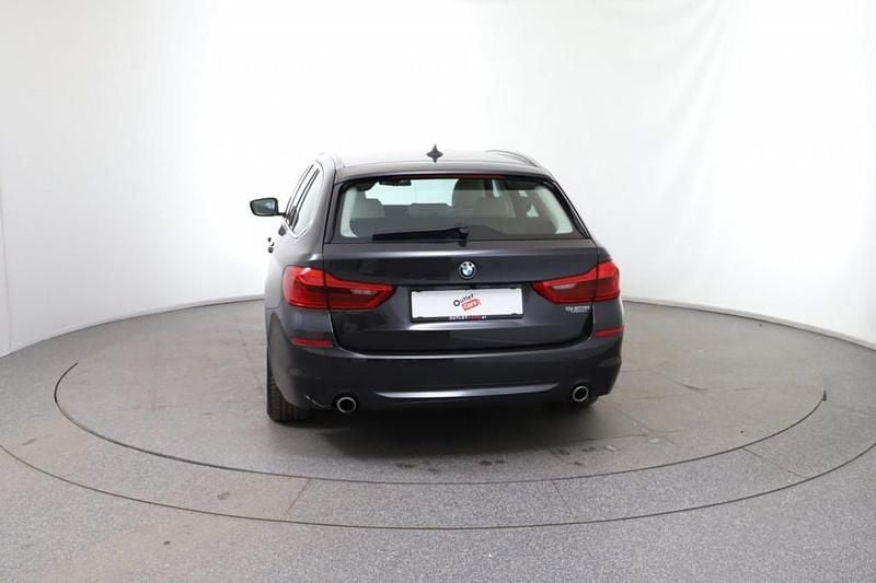 Gebraucht BMW 518 136 PS (100 kW) 2020 Grau Kombi