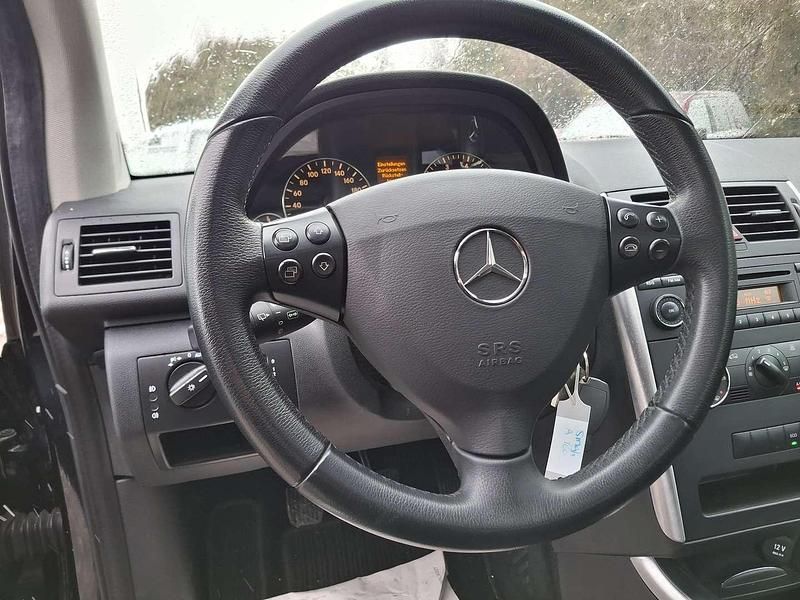 Gebraucht Mercedes A160 Elegance 95 PS (69 kW) 2010 Limousine