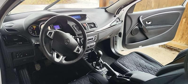 Gebraucht Renault Mégane Coupé Dynamique 131 PS (96 kW) 2011 Coupé