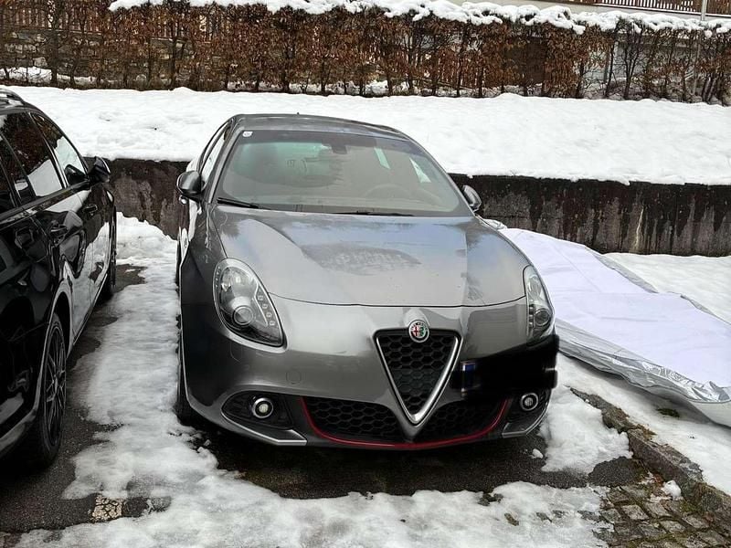 Grau Gebraucht 2018 Alfa Romeo Giulietta Super Limousine | € 13.000 (Superpreis) - Bild 1/4
