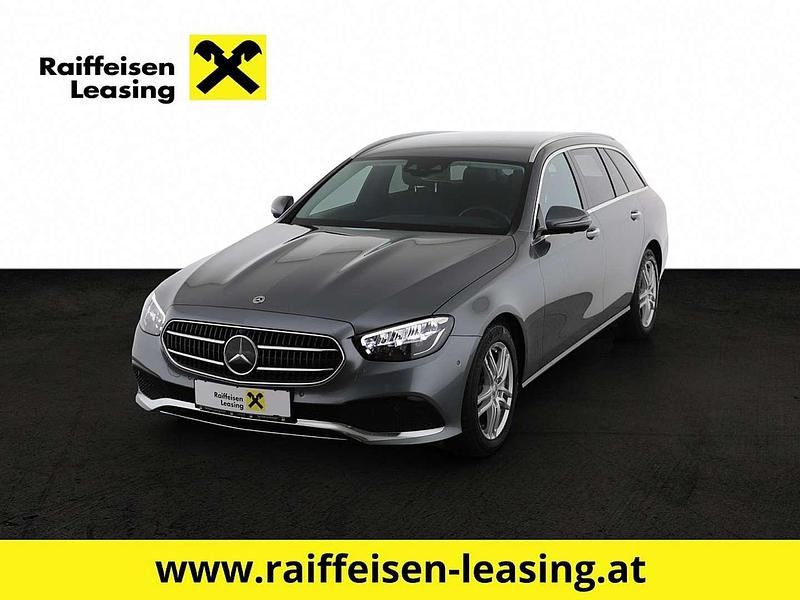 Gebraucht Mercedes E220 200 PS (147 kW) 2022 Grau Kombi