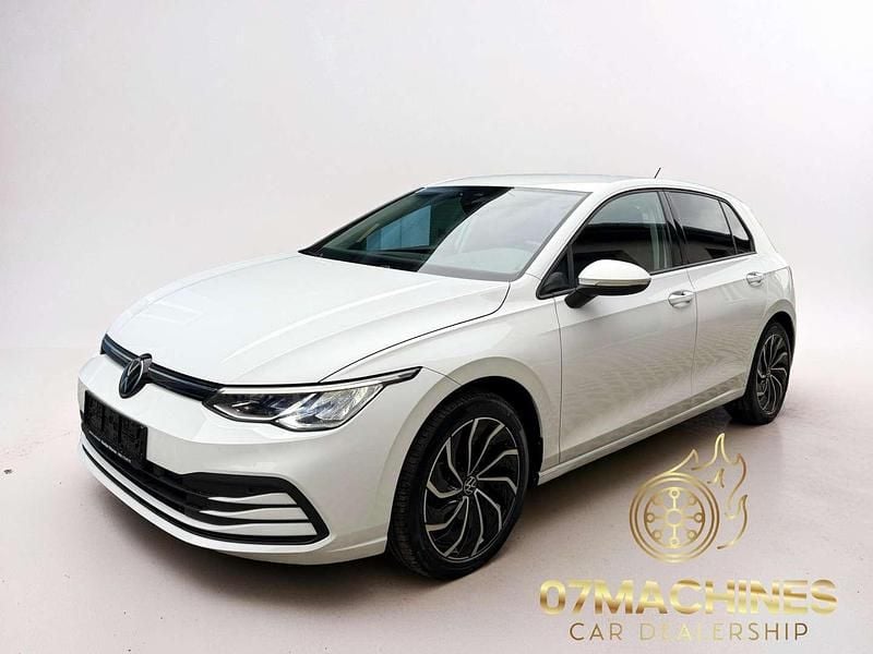 Weiß Gebraucht 2022 VW Golf VIII Life Limousine | € 20.250 (Fairer Preis) - Bild 1/4