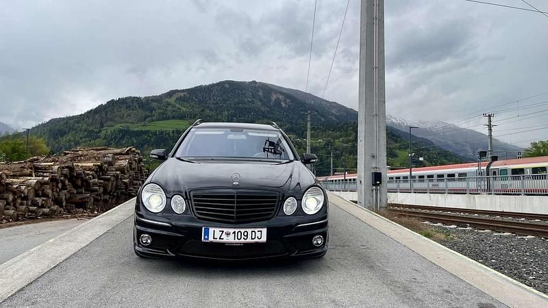 Gebraucht Mercedes E500 Avantgarde 387 PS (284 kW) 2006 Schwarz Kombi