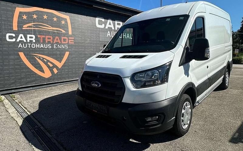 Gebraucht Ford Transit Trend 105 PS (77 kW) 2022 Weiß Van