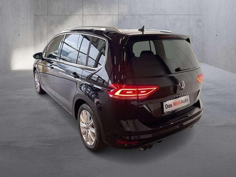 Gebraucht VW Touran Highline 150 PS (110 kW) 2024 Schwarz Van / Kleinbus