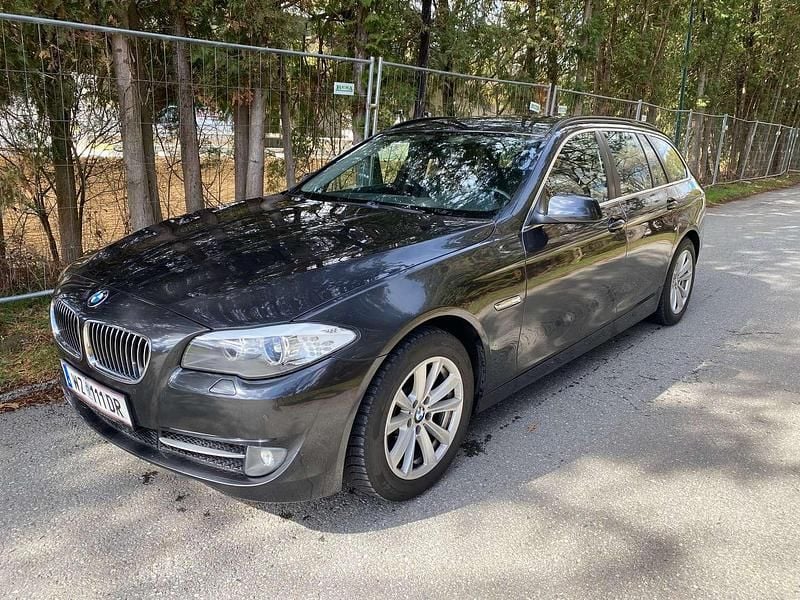 Grau Gebraucht 2012 BMW 525 Kombi | € 9.500 (Superpreis) - Bild 1/4