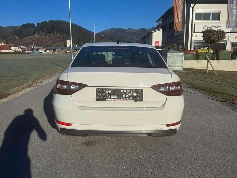 Gebraucht Skoda Superb Ambition 150 PS (110 kW) 2020 Weiß Limousine