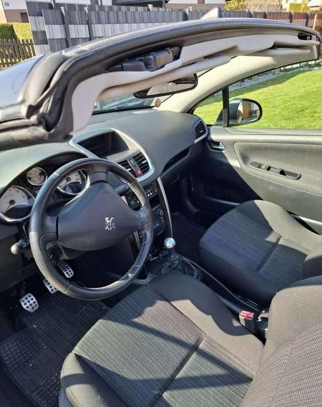 Gebraucht Peugeot 207 CC Active 120 PS (88 kW) 2011 Cabrio