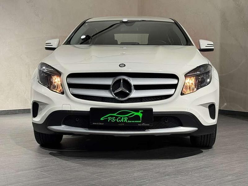 Gebraucht Mercedes GLA180 109 PS (80 kW) 2016 Weiß SUV