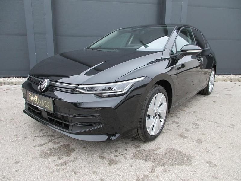 Neu VW Golf VIII 115 PS (84 kW) 2026 Schwarz  metallic