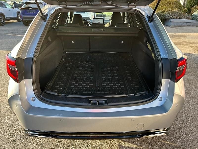 Gebraucht Toyota Corolla Active 98 PS (72 kW) 2024 Silber Kombi