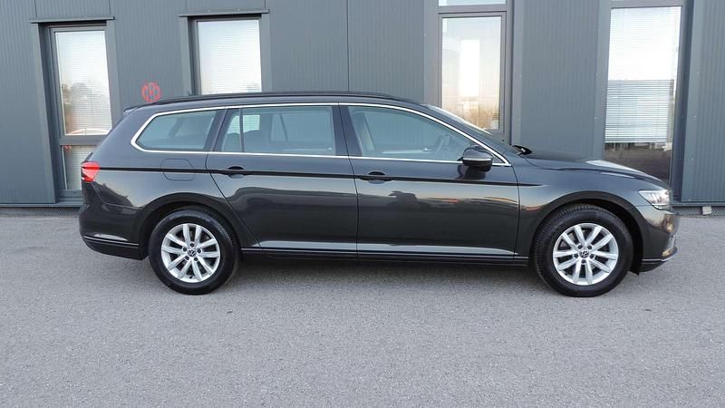 Gebraucht VW Passat Business 150 PS (110 kW) 2020 Grau Kombi