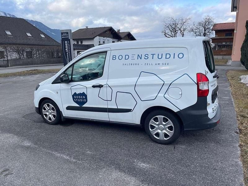 Gebraucht Ford Courier Trend 99 PS (72 kW) 2021 Weiß Van / Kleinbus