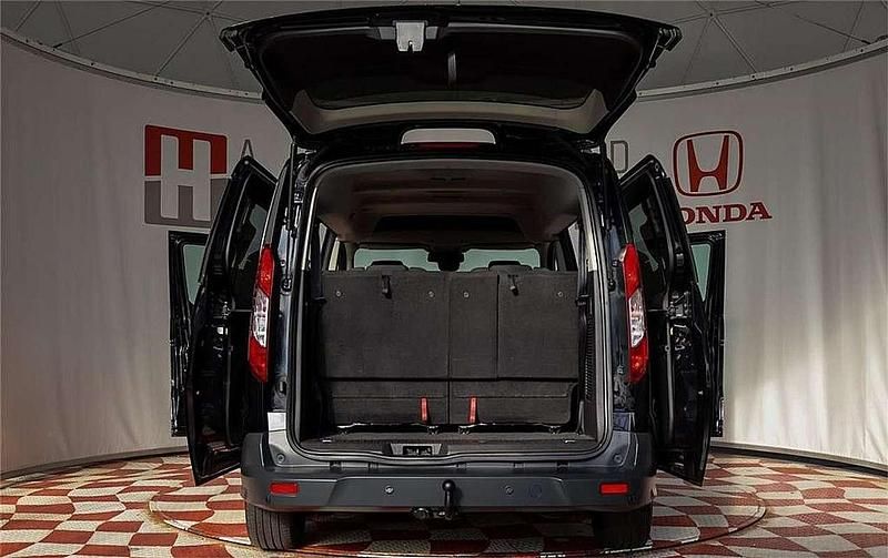 Gebraucht Ford Tourneo 120 PS (88 kW) 2018 Schwarz Kombi