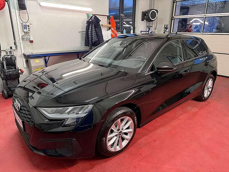 Gebraucht Audi A3 Design 116 PS (85 kW) 2023 Schwarz Limousine