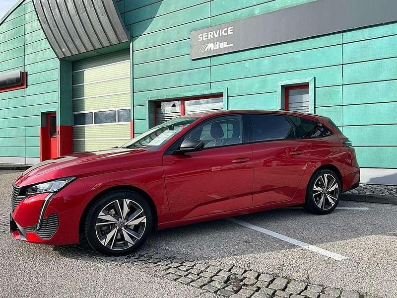 Gebraucht Peugeot 308 SW Allure 131 PS (96 kW) 2024 Rot Kombi