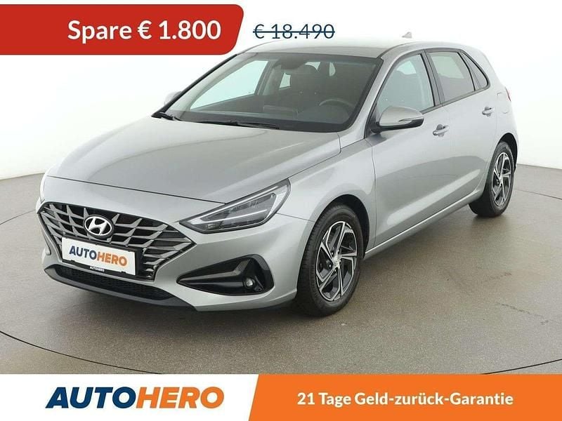 Grau Gebraucht 2021 Hyundai i30 Trend Kleinwagen | € 16.690 (Fairer Preis) - Bild 1/3