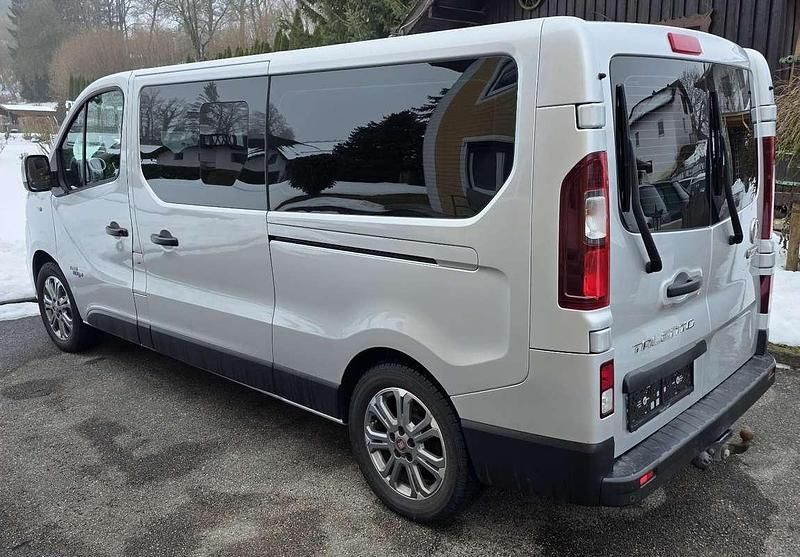 Gebraucht Fiat 125 125 PS (91 kW) 2018 Silber Van / Kleinbus