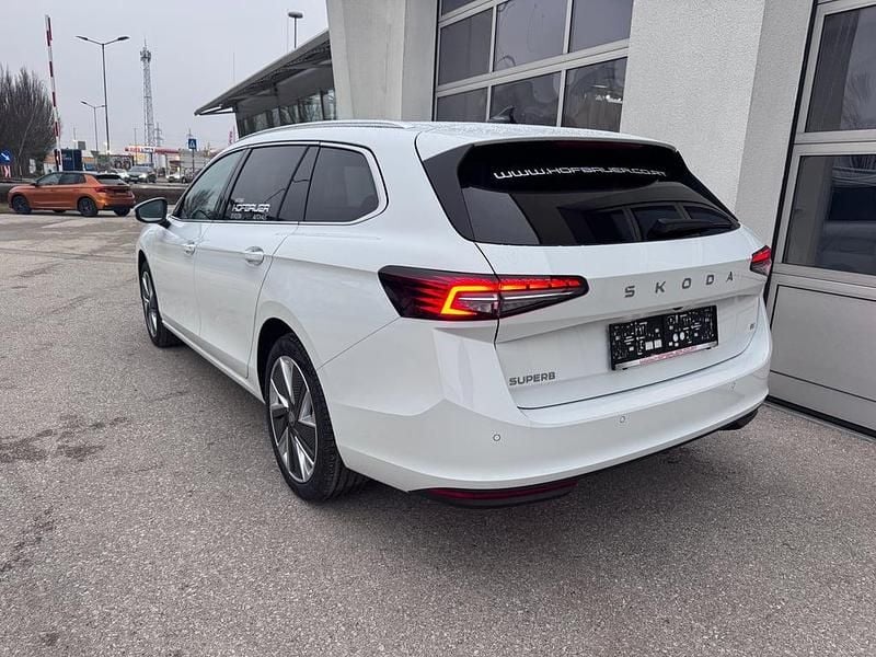Neu Skoda Superb Selection 204 PS (150 kW) 2026 Weiss  normal Kombi