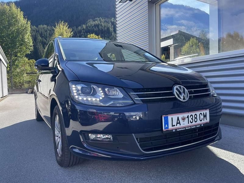 Gebraucht 2017 VW Sharan Comfortline Van / Kleinbus | € 29.850 (Teuer) - Bild 1/4