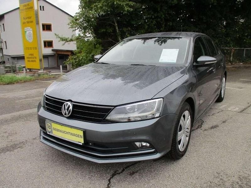 Grau Gebraucht 2015 VW Jetta Limousine | € 11.990 (Fairer Preis) - Bild 1/4