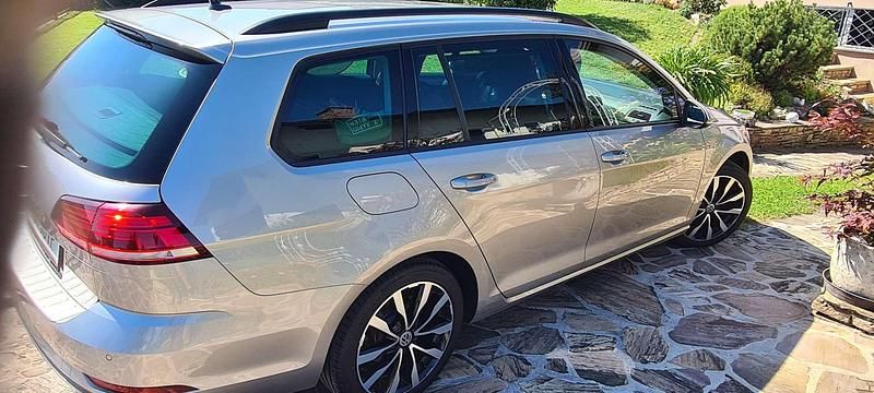 Gebraucht VW Golf VII 116 PS (85 kW) 2019 Silber Kombi
