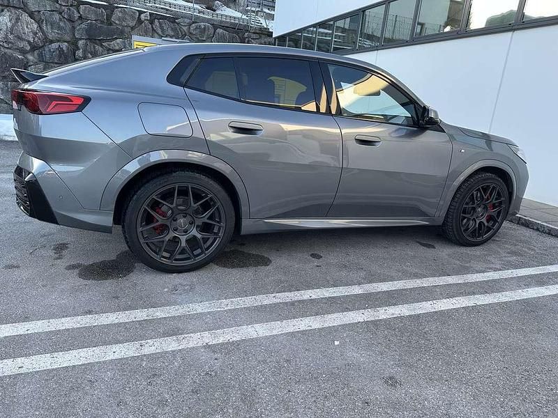 Gebraucht BMW X2 M Sport 163 PS (119 kW) 2025 Grau SUV